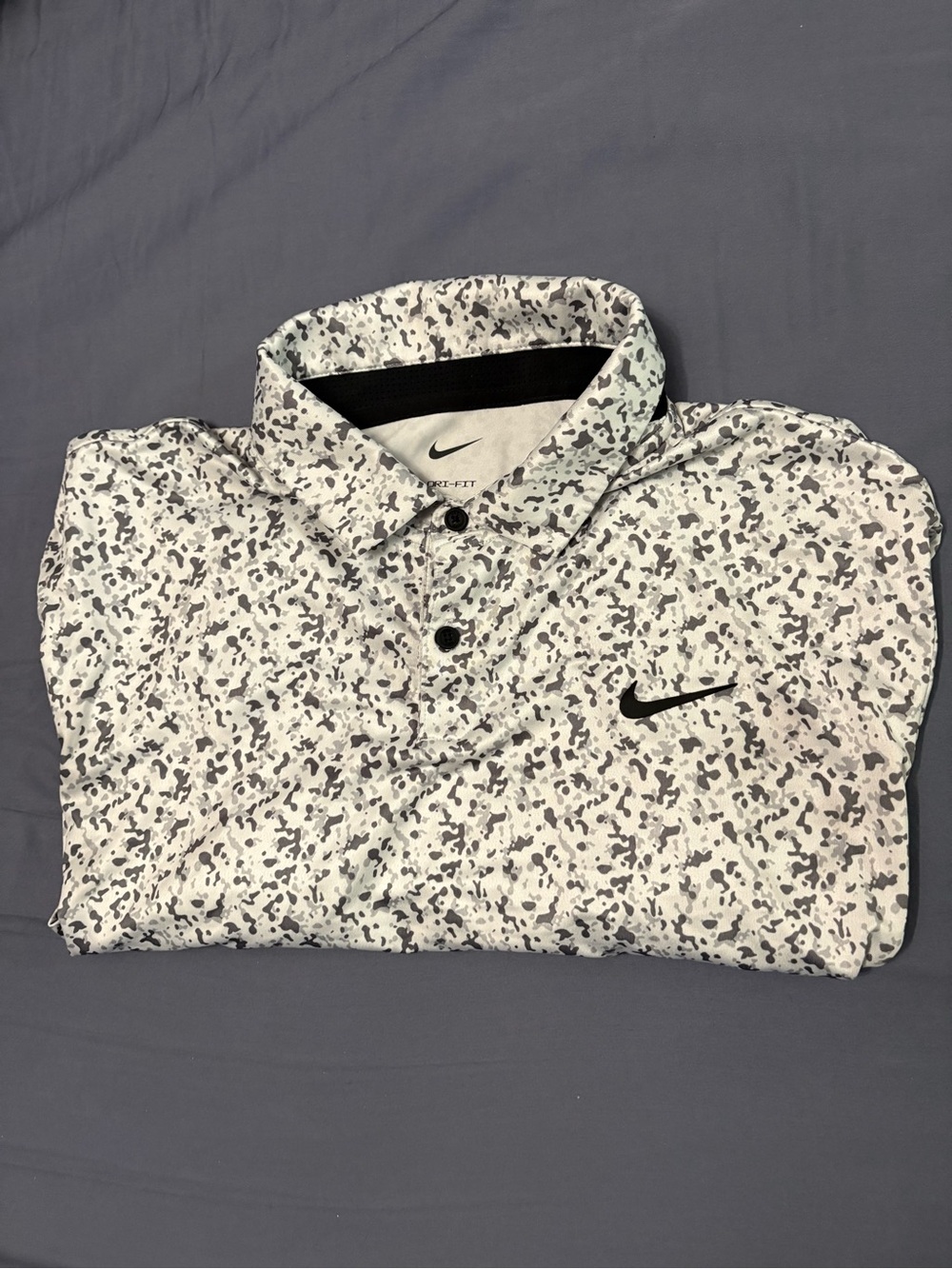 Nike Dri Fit Golf Shirt - Men’s large